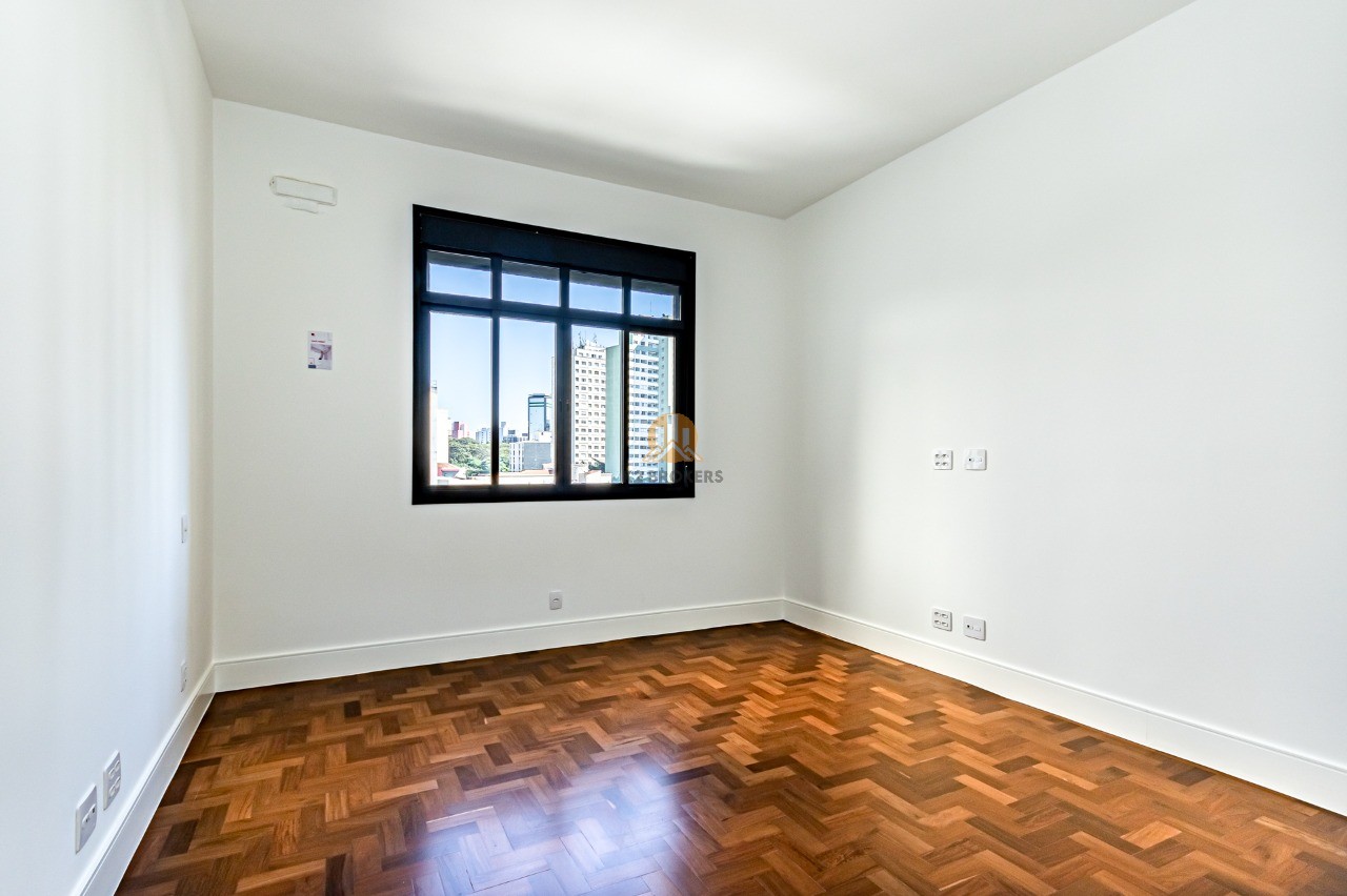 Apartamento à venda com 3 quartos, 212m² - Foto 17