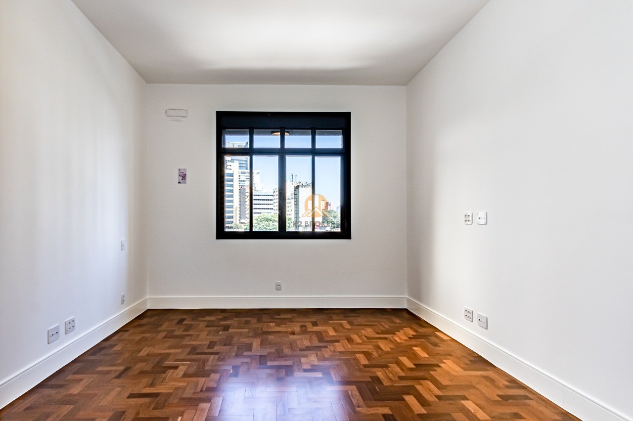 Apartamento à venda com 3 quartos, 212m² - Foto 18