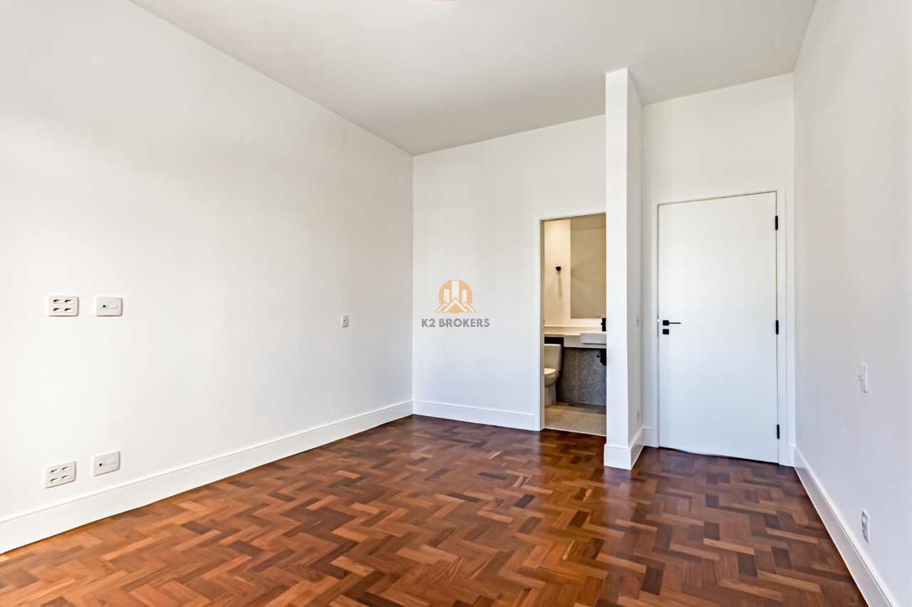 Apartamento à venda com 3 quartos, 212m² - Foto 19