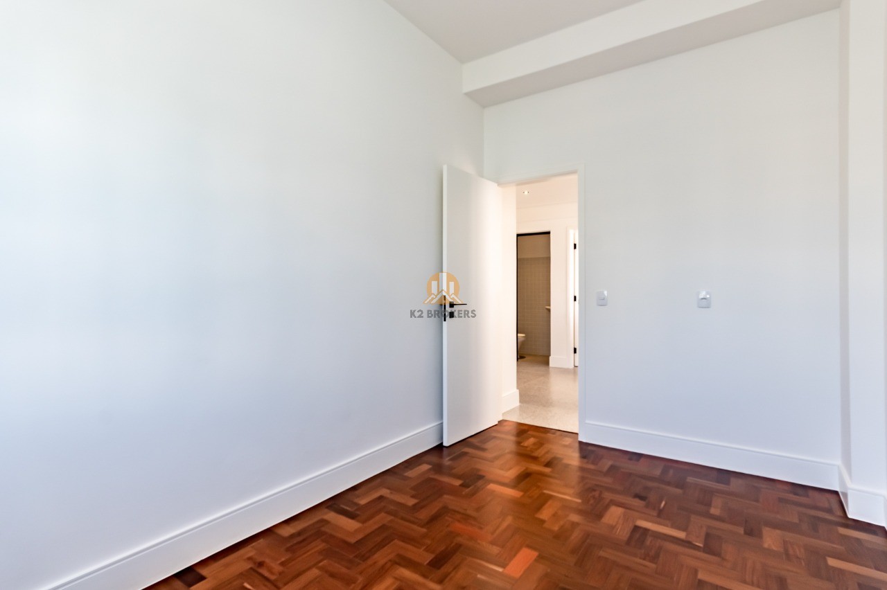 Apartamento à venda com 3 quartos, 212m² - Foto 28