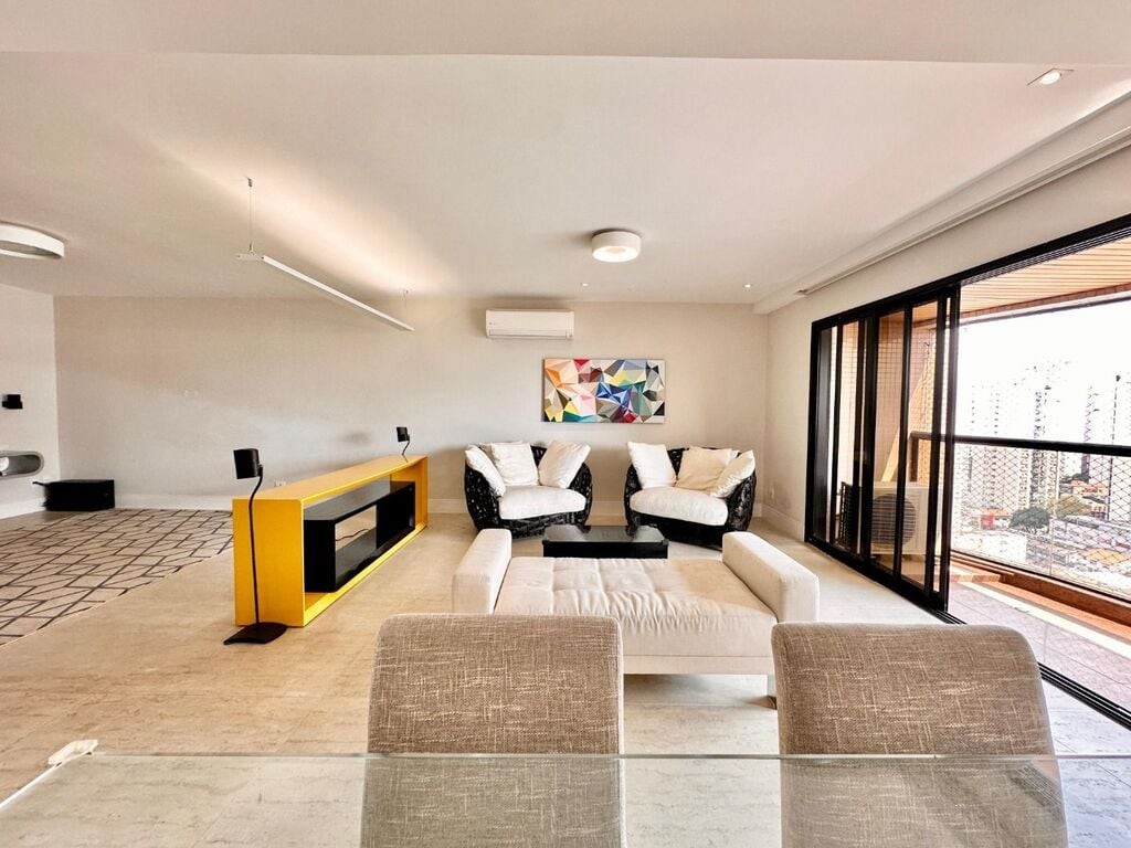 Apartamento à venda com 3 quartos, 150m² - Foto 3