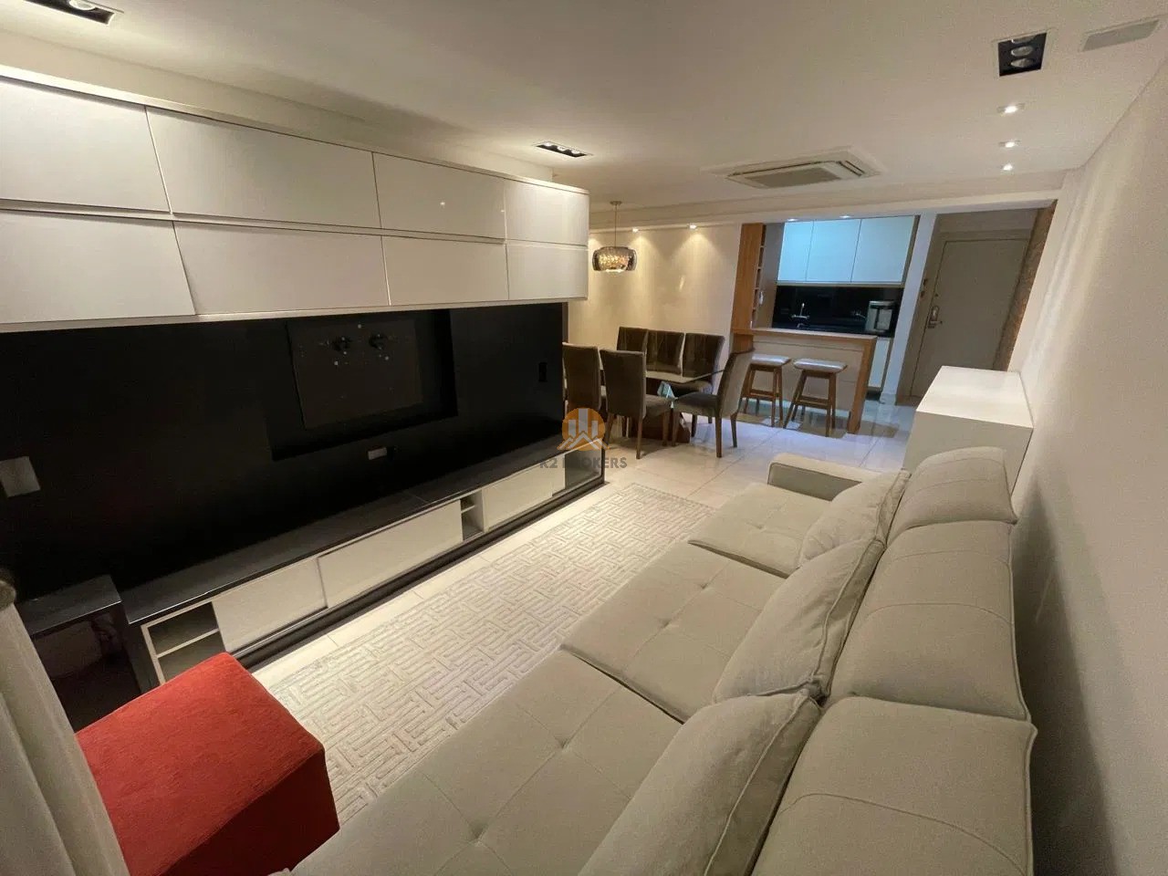 Apartamento à venda com 2 quartos, 89m² - Foto 2