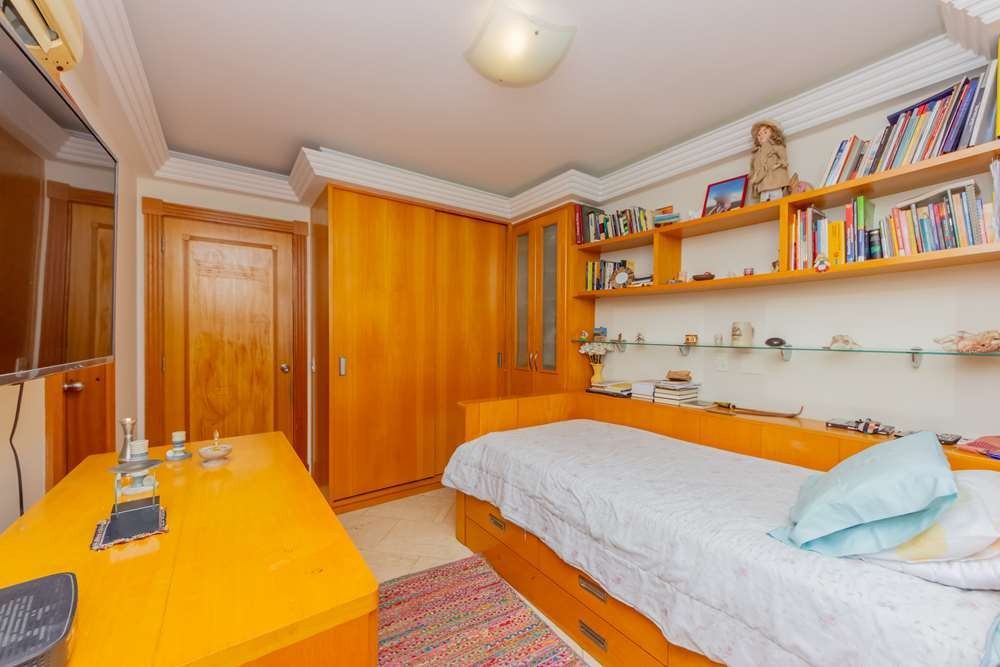 Apartamento à venda com 4 quartos, 228m² - Foto 14