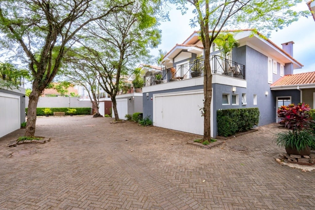Imperdível: Casa em Condomínio na Cidade Jardim, São Paulo-SP - 3 suítes, 2 vagas, 362m²