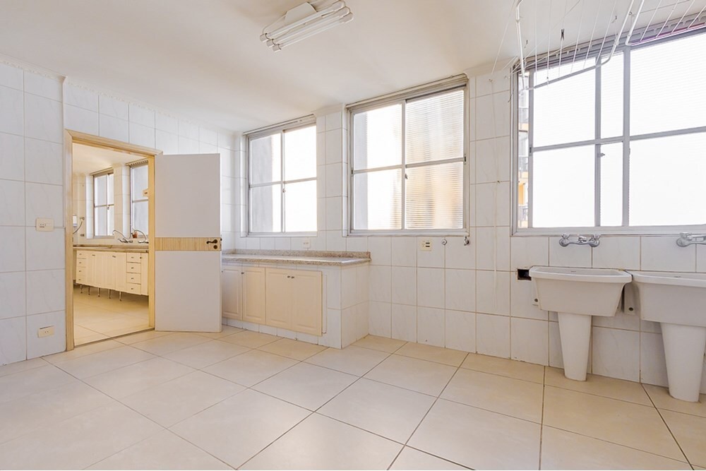 Apartamento à venda com 4 quartos, 382m² - Foto 2