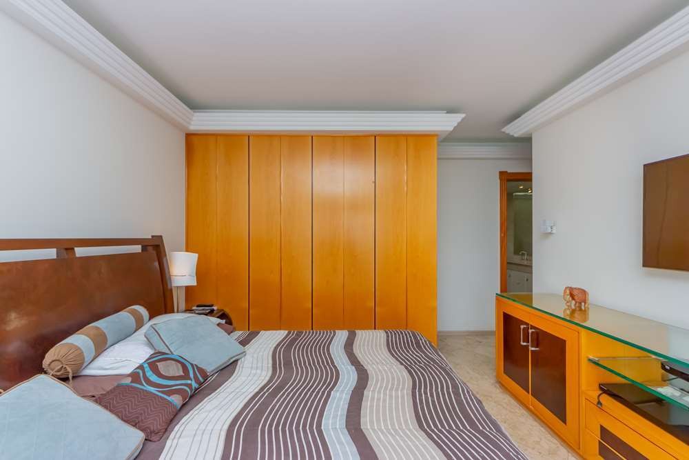 Apartamento à venda com 4 quartos, 228m² - Foto 12