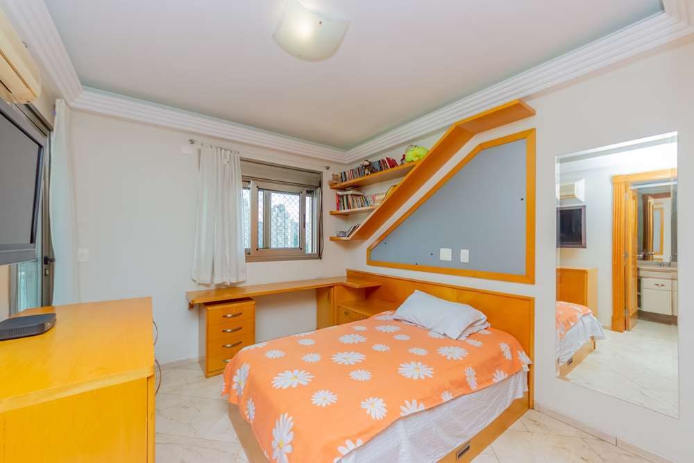 Apartamento à venda com 4 quartos, 228m² - Foto 17