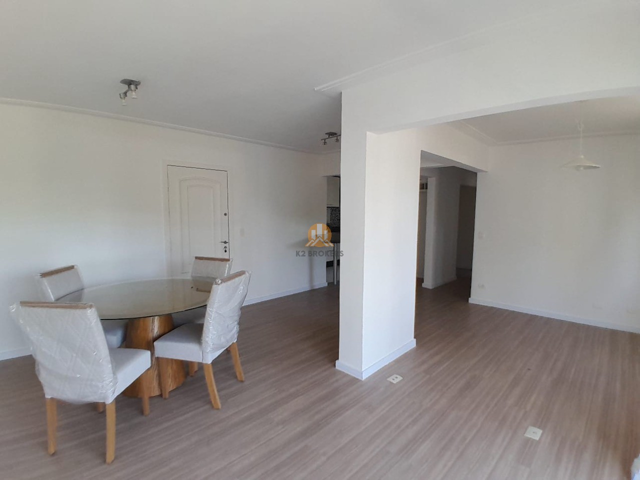 Apartamento à venda com 3 quartos, 87m² - Foto 2