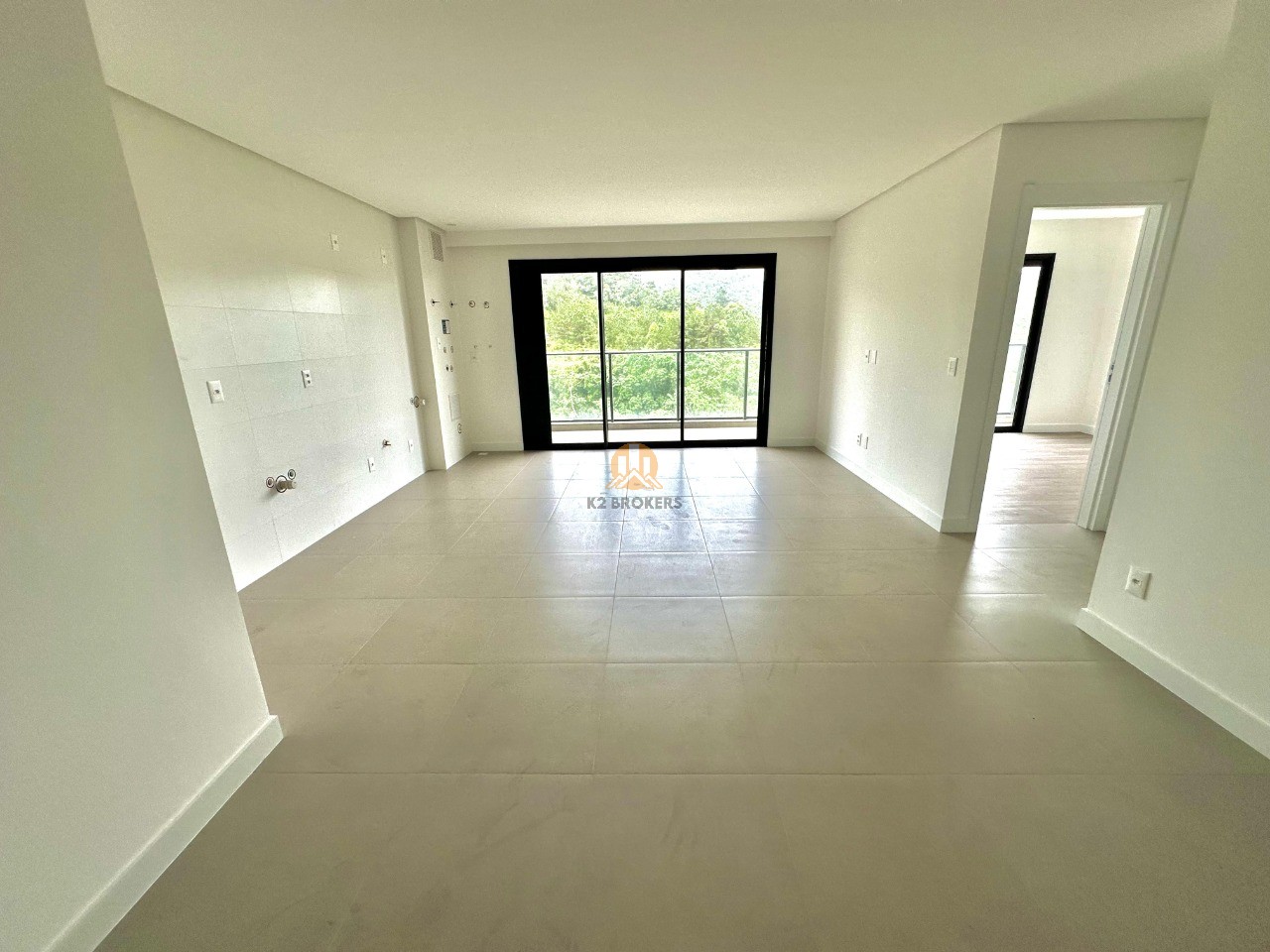 Apartamento à venda com 2 quartos, 76m² - Foto 2