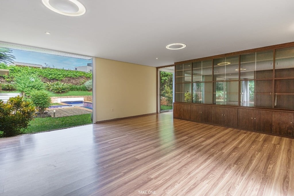 Casa em condomínio à venda em Itupeva-SP, bairro Rio Abaixo: 4 quartos, sendo 2 suítes e 9 vagas, 520m².