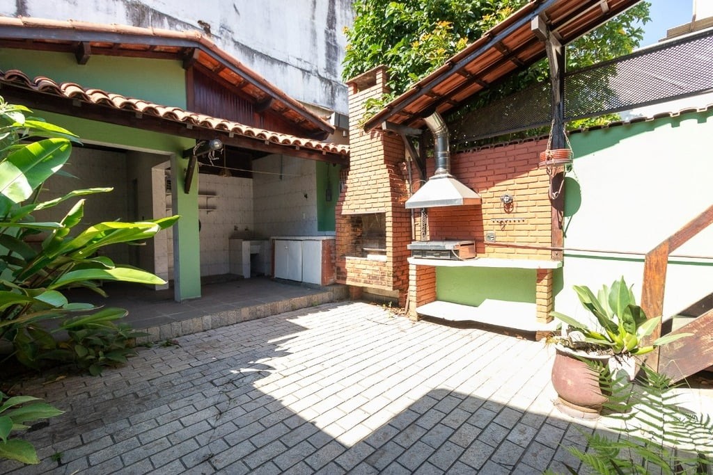 Casa à venda com 3 quartos, 182m² - Foto 2