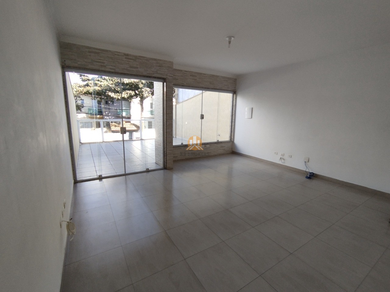 Casa à venda com 3 quartos, 200m² - Foto 2