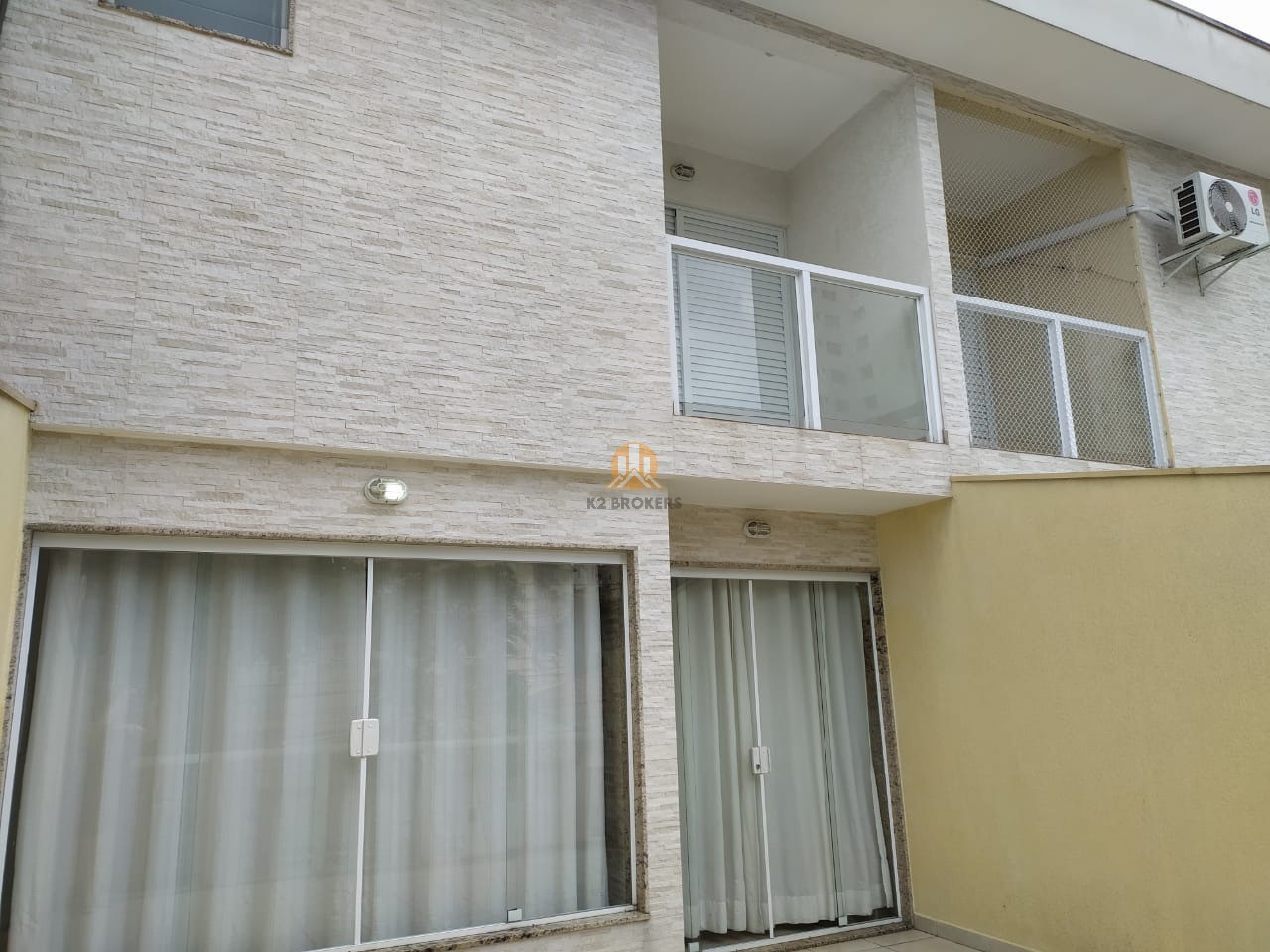 Casa à venda com 3 quartos, 200m² - Foto 1