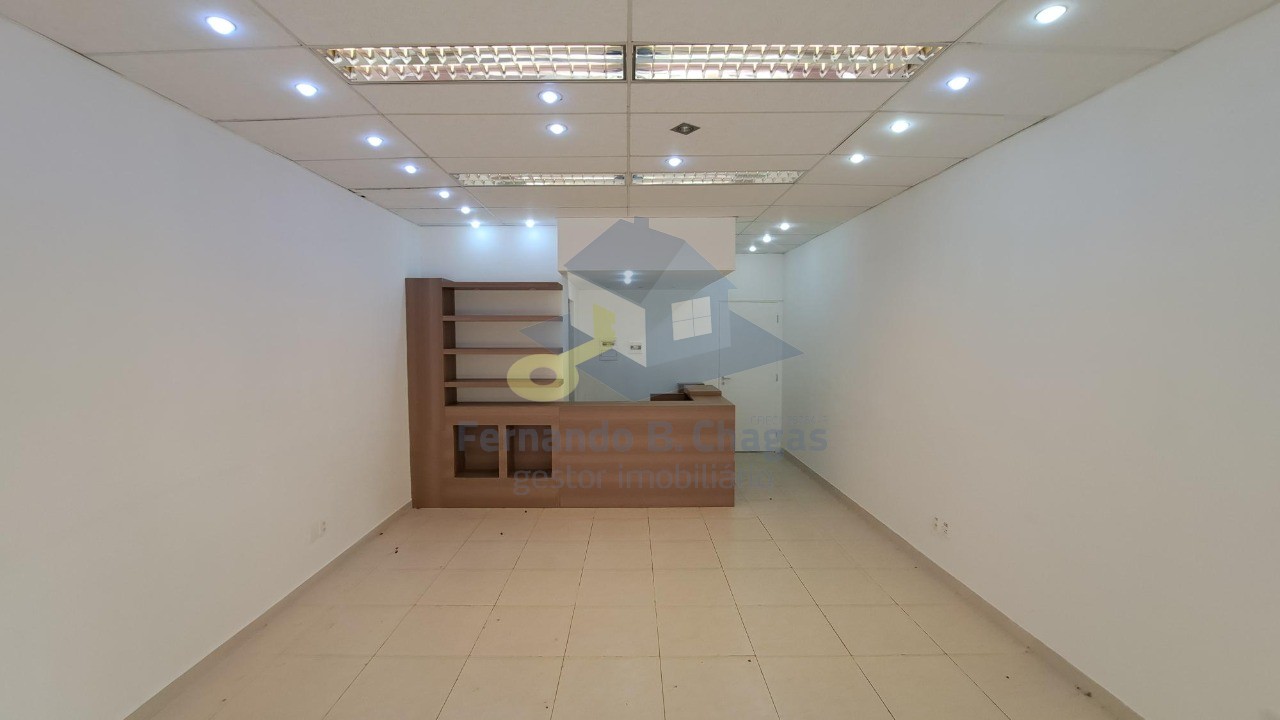 Loja comercial para locação em condomínio de alto padrão em 