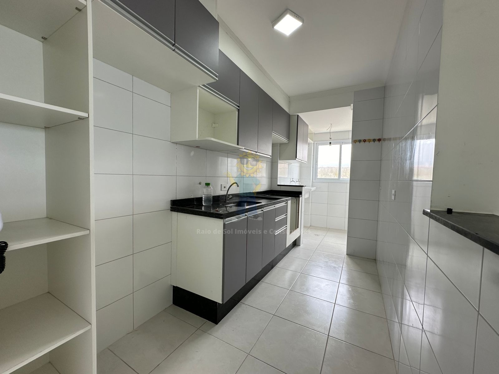 Apartamento à venda com 2 quartos, 65m² - Foto 8