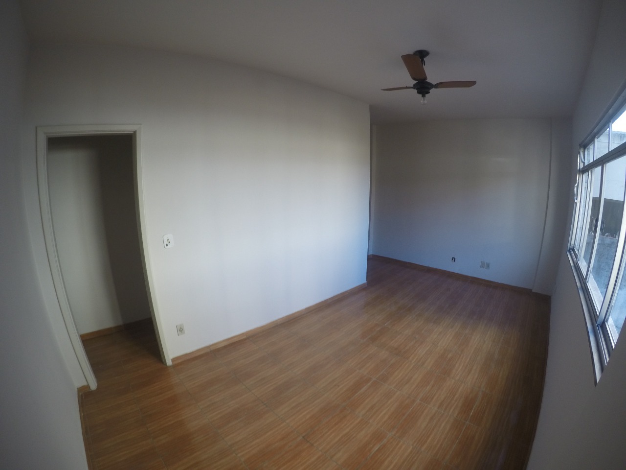 Apartamento à venda com 3 quartos, 82m² - Foto 2