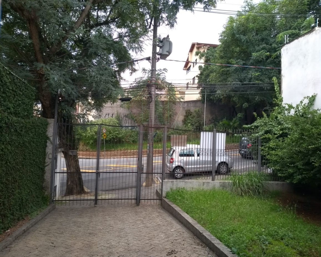 Casa à venda com 3 quartos, 200m² - Foto 2