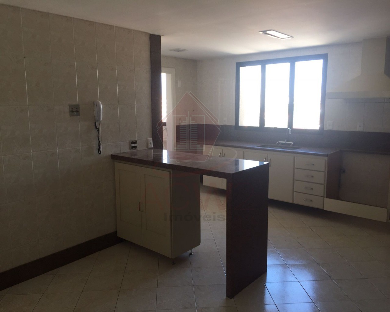 Apartamento à venda com 3 quartos, 255m² - Foto 11