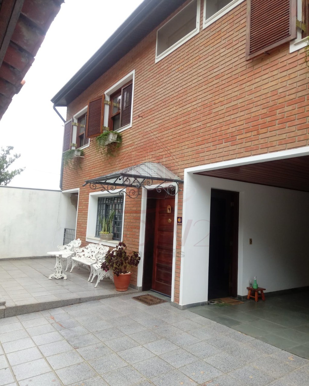 Casa à venda com 3 quartos, 220m² - Foto 2