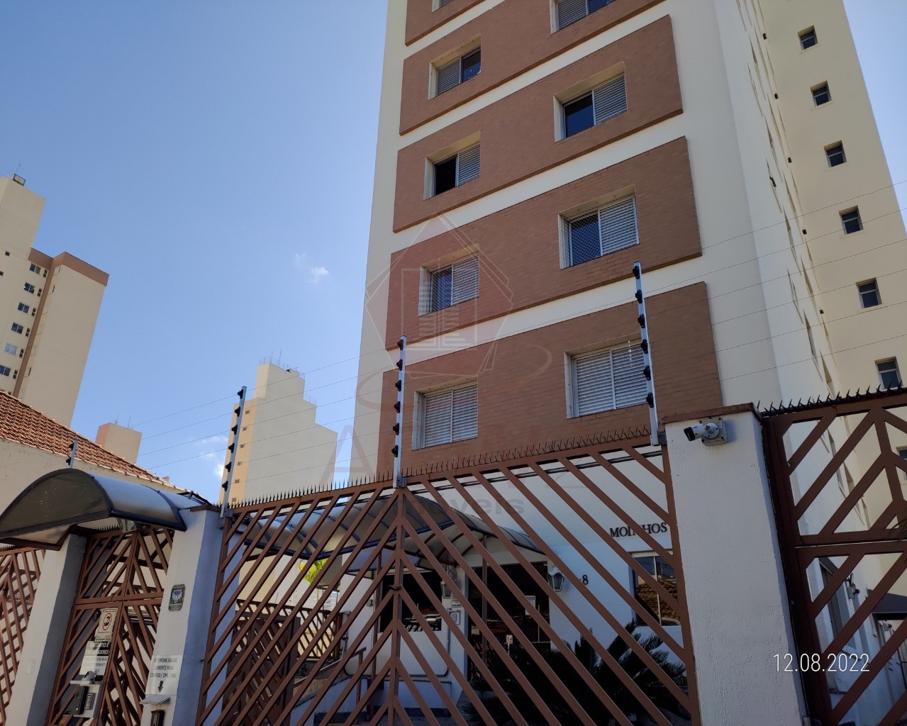 Apartamento à venda com 3 quartos, 184m² - Foto 1