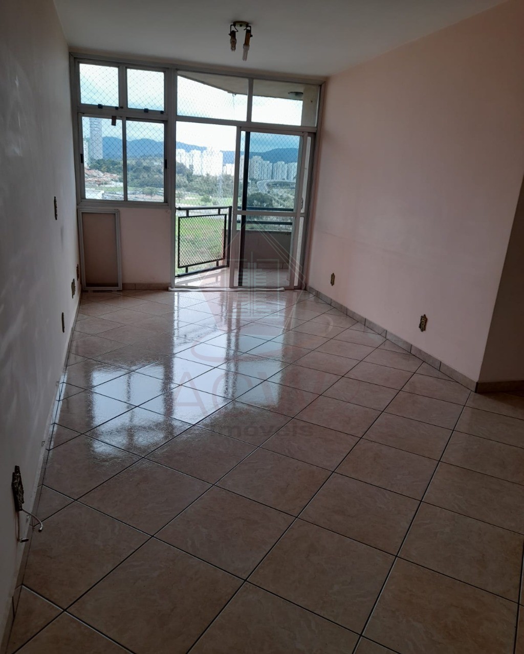 Apartamento à venda com 3 quartos, 92m² - Foto 2