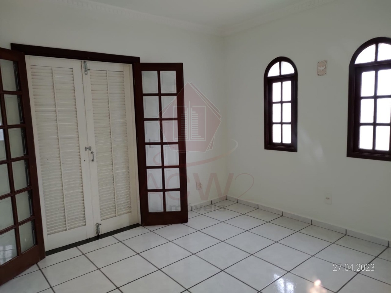 Casa à venda com 2 quartos, 150m² - Foto 4