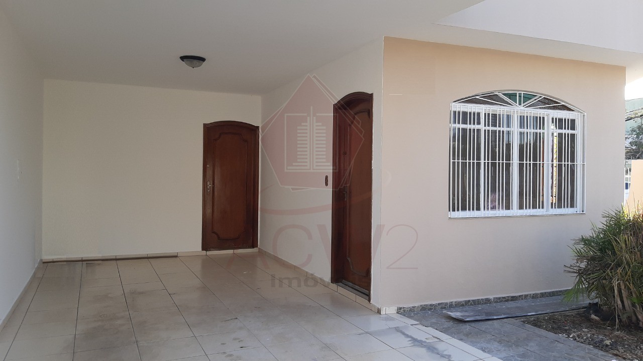 Casa à venda com 3 quartos, 258m² - Foto 2