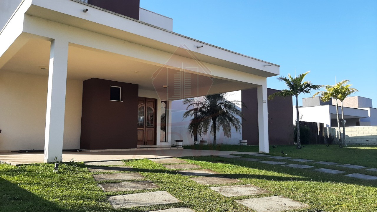 Casa à venda com 4 quartos, 1082m² - Foto 1