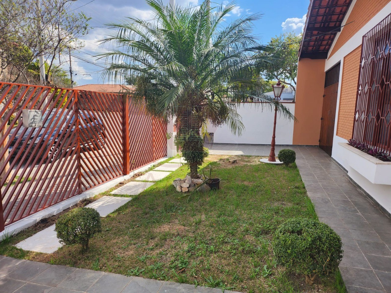 Prédio Inteiro à venda com 3 quartos, 250m² - Foto 2