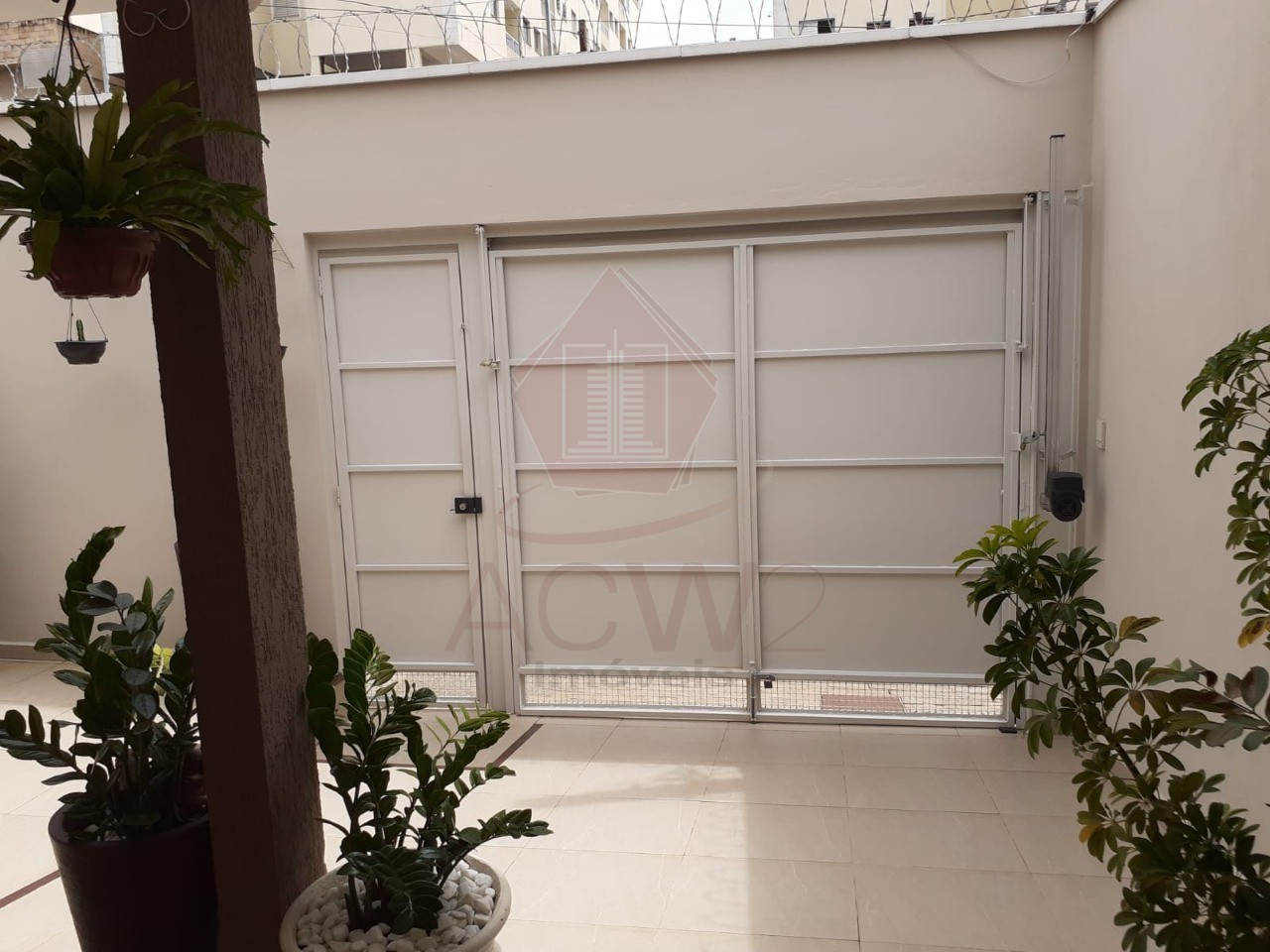 Casa à venda com 3 quartos, 200m² - Foto 2