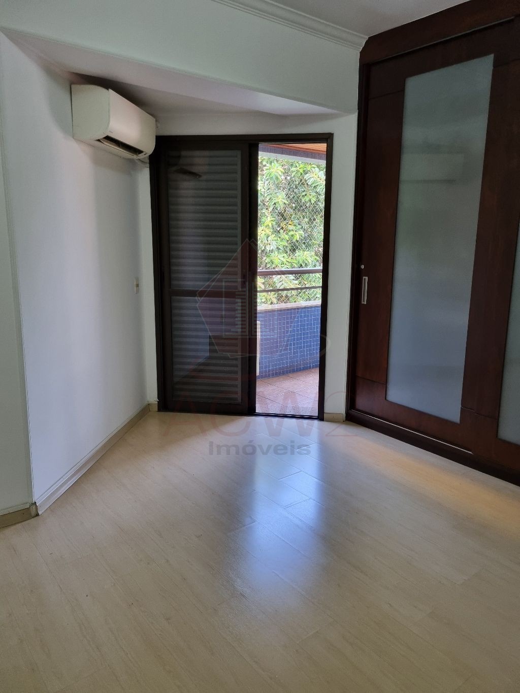 Apartamento à venda com 3 quartos, 135m² - Foto 3