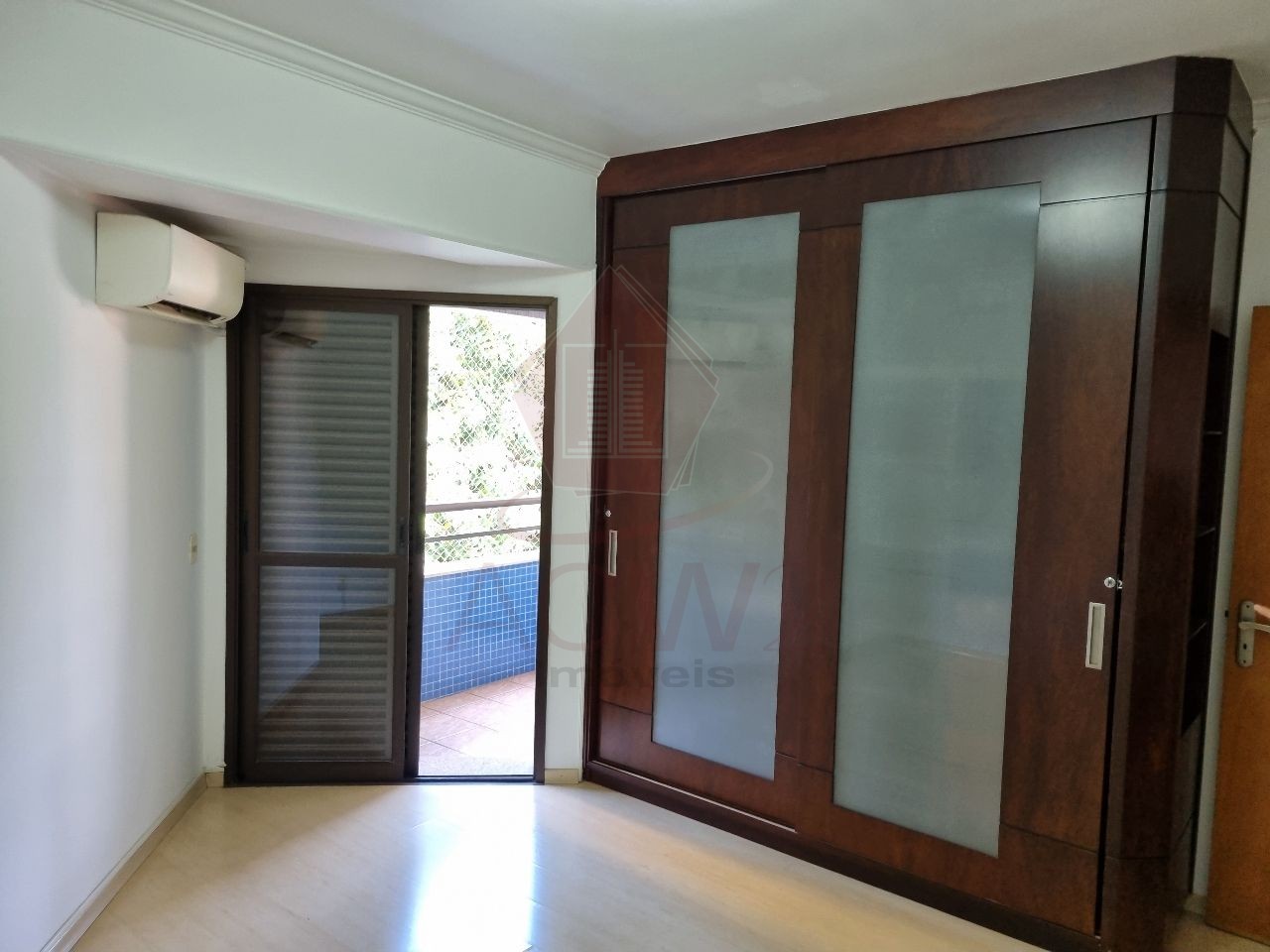 Apartamento à venda com 3 quartos, 135m² - Foto 4