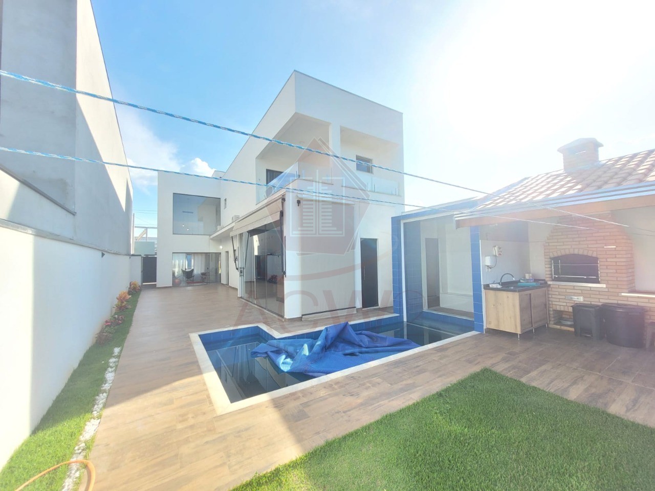 Casa à venda com 3 quartos, 235m² - Foto 3