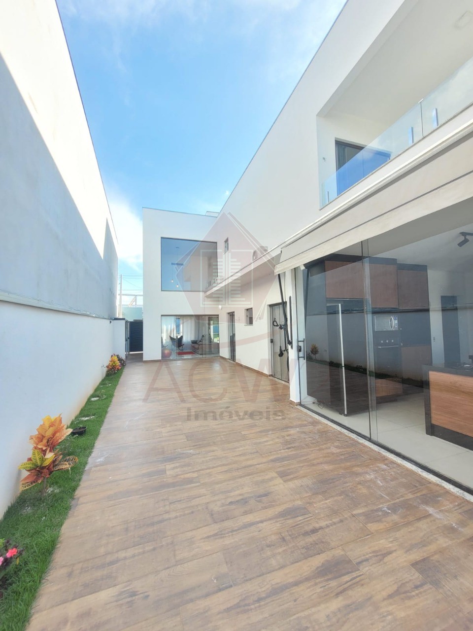 Casa à venda com 3 quartos, 235m² - Foto 4