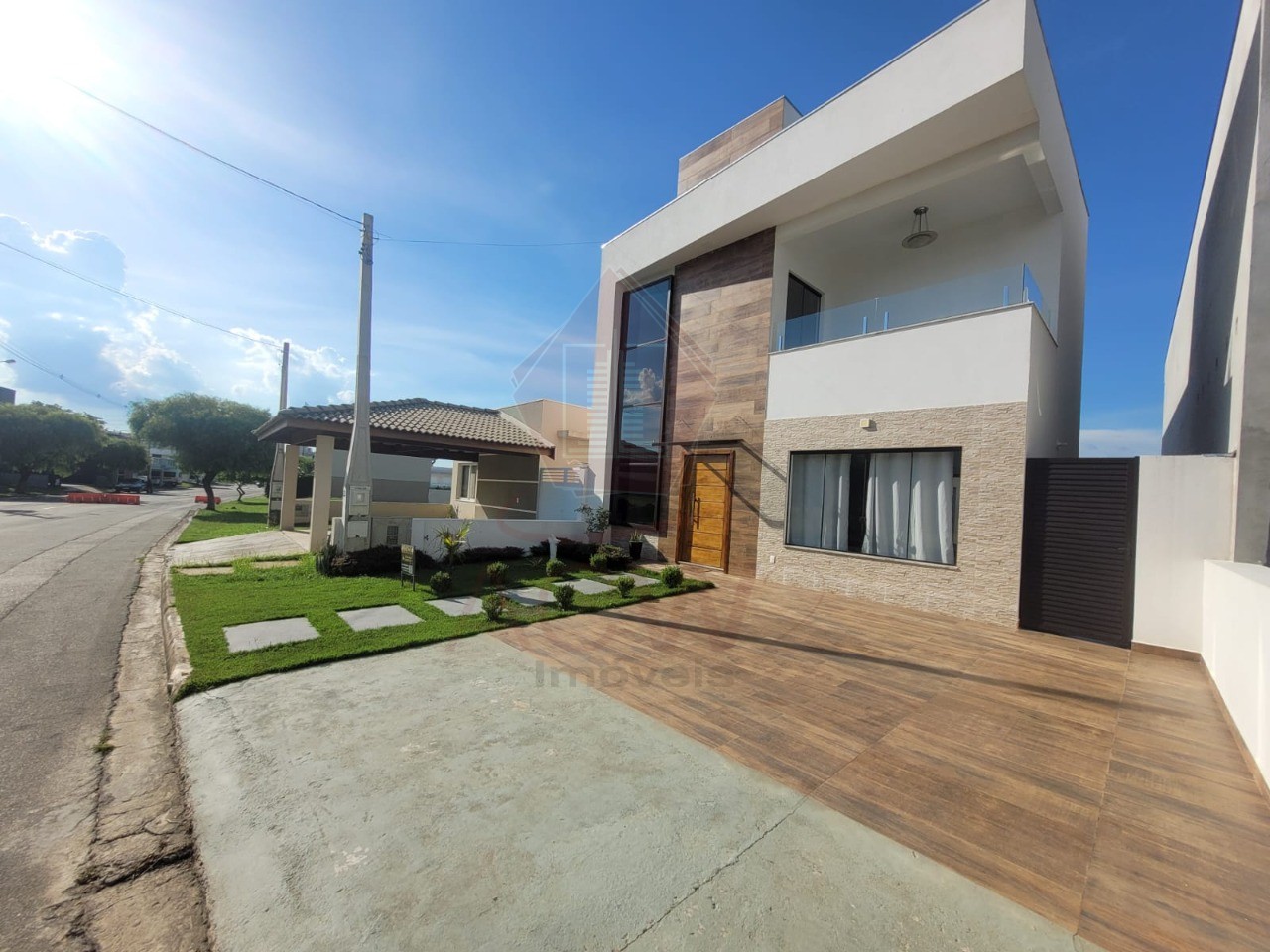 Casa à venda com 3 quartos, 235m² - Foto 2