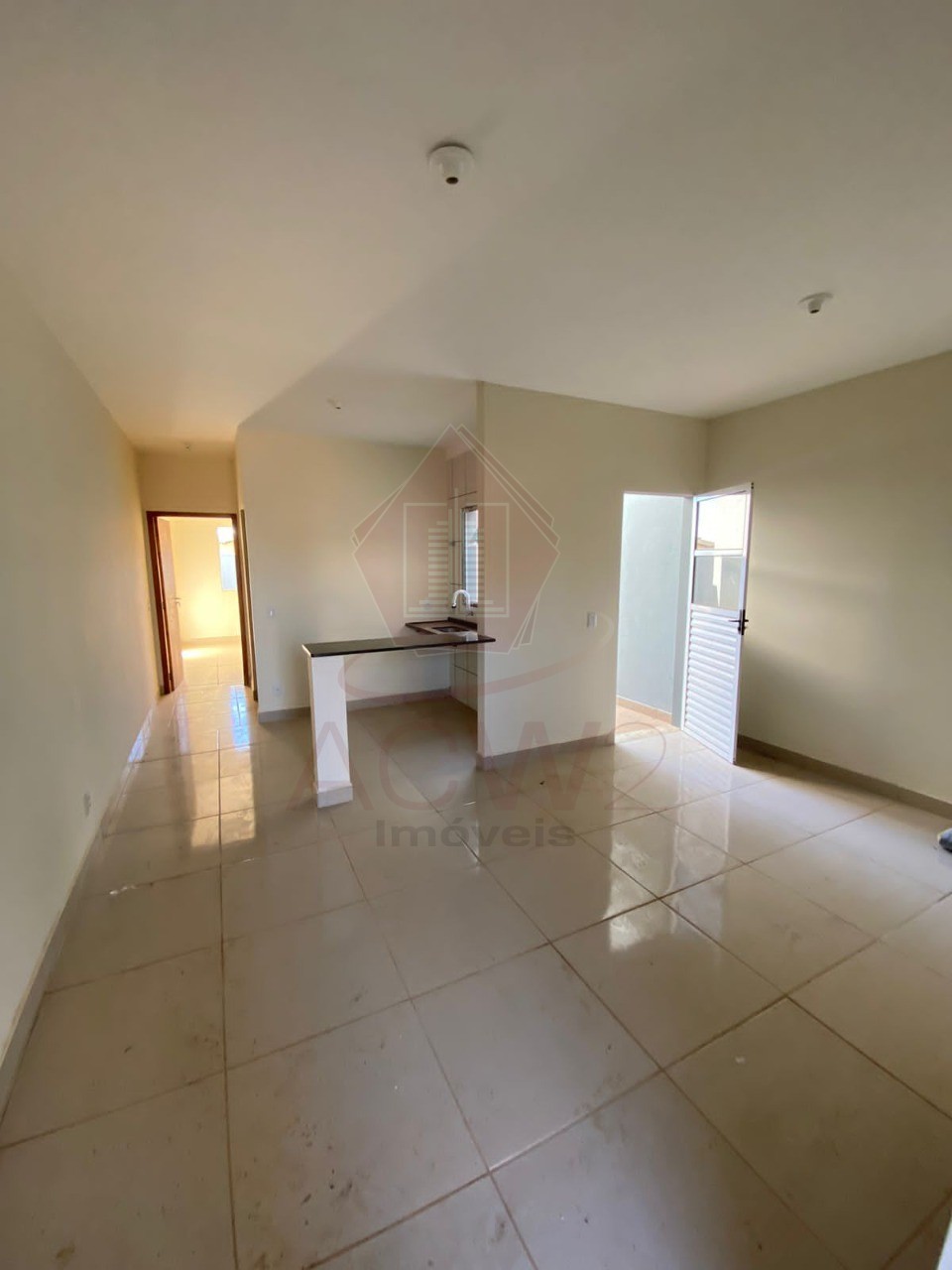 Casa à venda com 2 quartos, 161m² - Foto 1