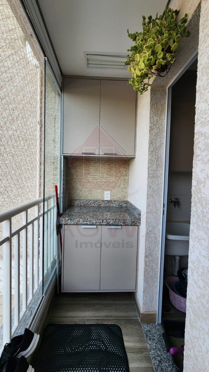 Apartamento à venda com 2 quartos, 67m² - Foto 2