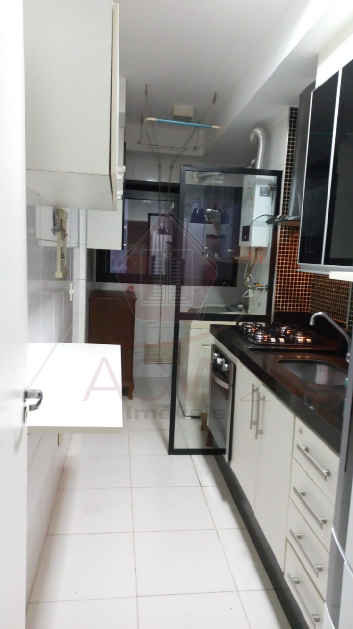 Apartamento à venda com 3 quartos, 77m² - Foto 1