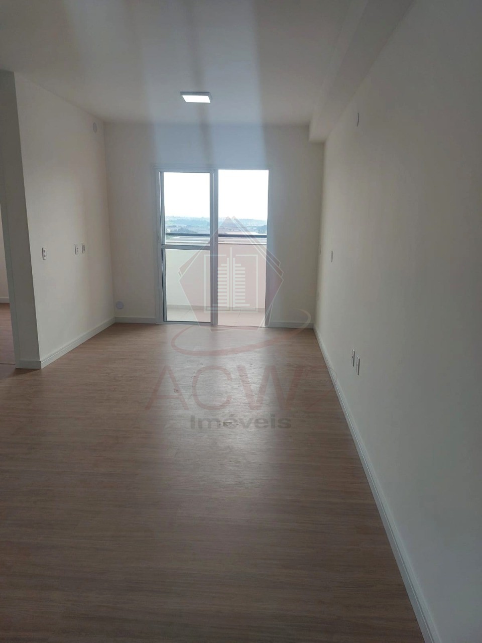 Apartamento à venda com 2 quartos, 64m² - Foto 2