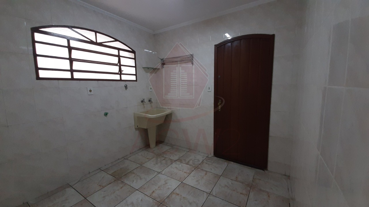 Casa à venda e aluguel com 3 quartos, 180m² - Foto 12