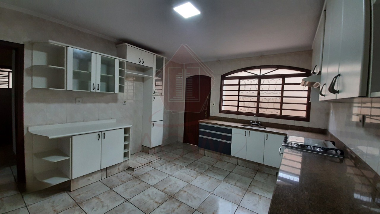 Casa à venda e aluguel com 3 quartos, 180m² - Foto 8