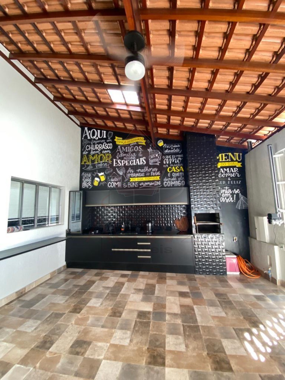 Casa à venda com 2 quartos, 108m² - Foto 3