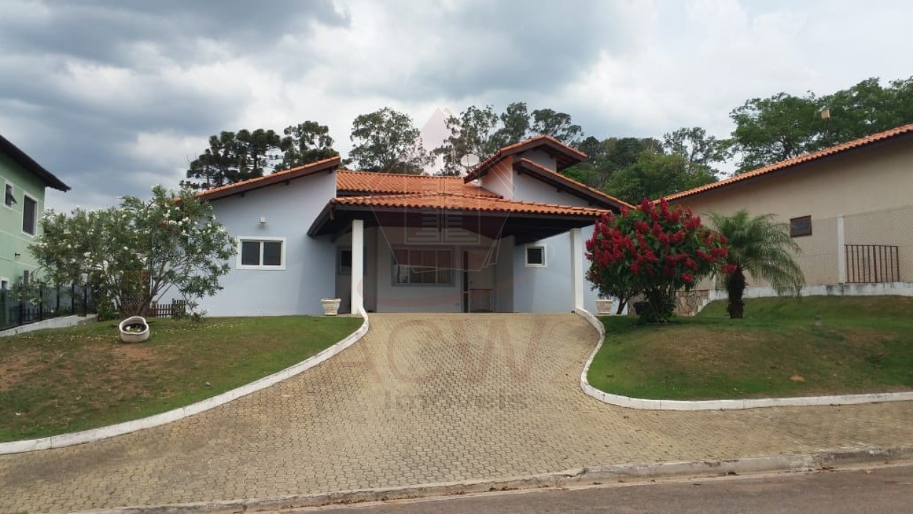 Casa à venda com 3 quartos, 269m² - Foto 1