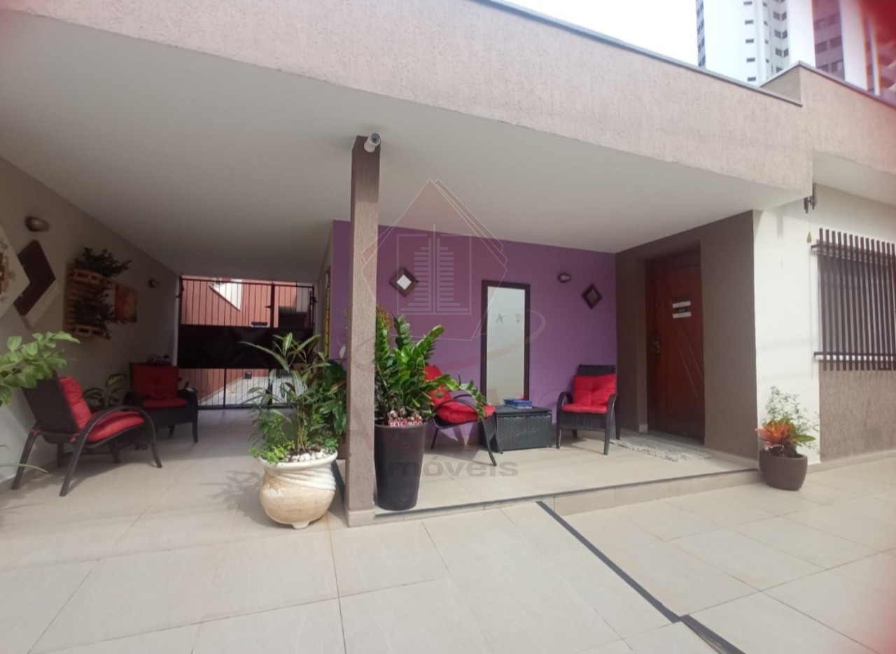 Casa à venda com 3 quartos, 200m² - Foto 1