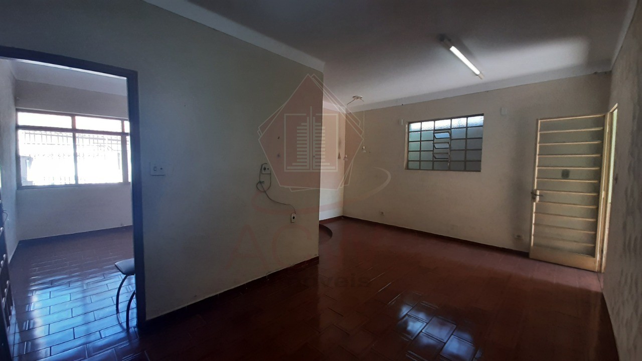 Casa à venda com 3 quartos, 250m² - Foto 4