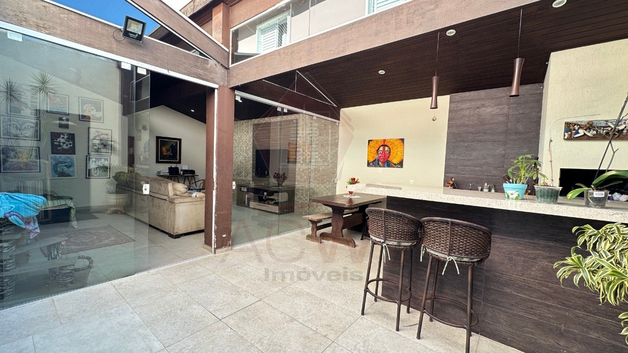 Casa à venda com 3 quartos, 240m² - Foto 15