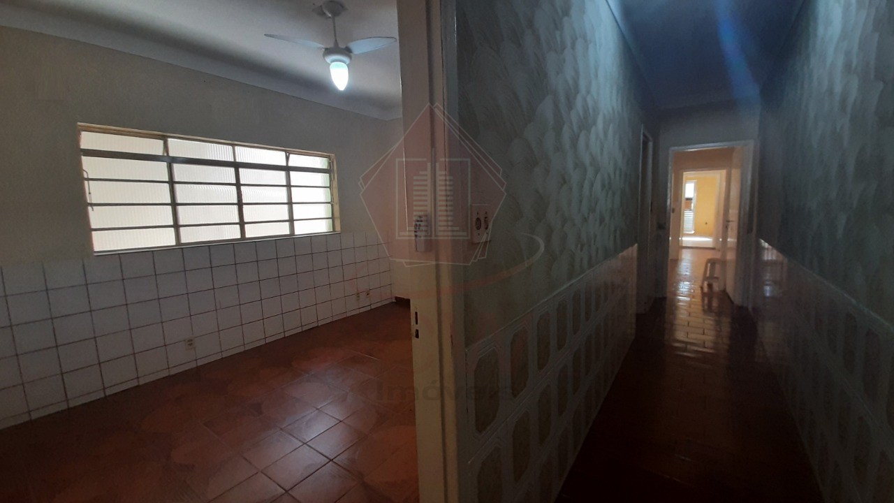 Casa à venda com 3 quartos, 250m² - Foto 8