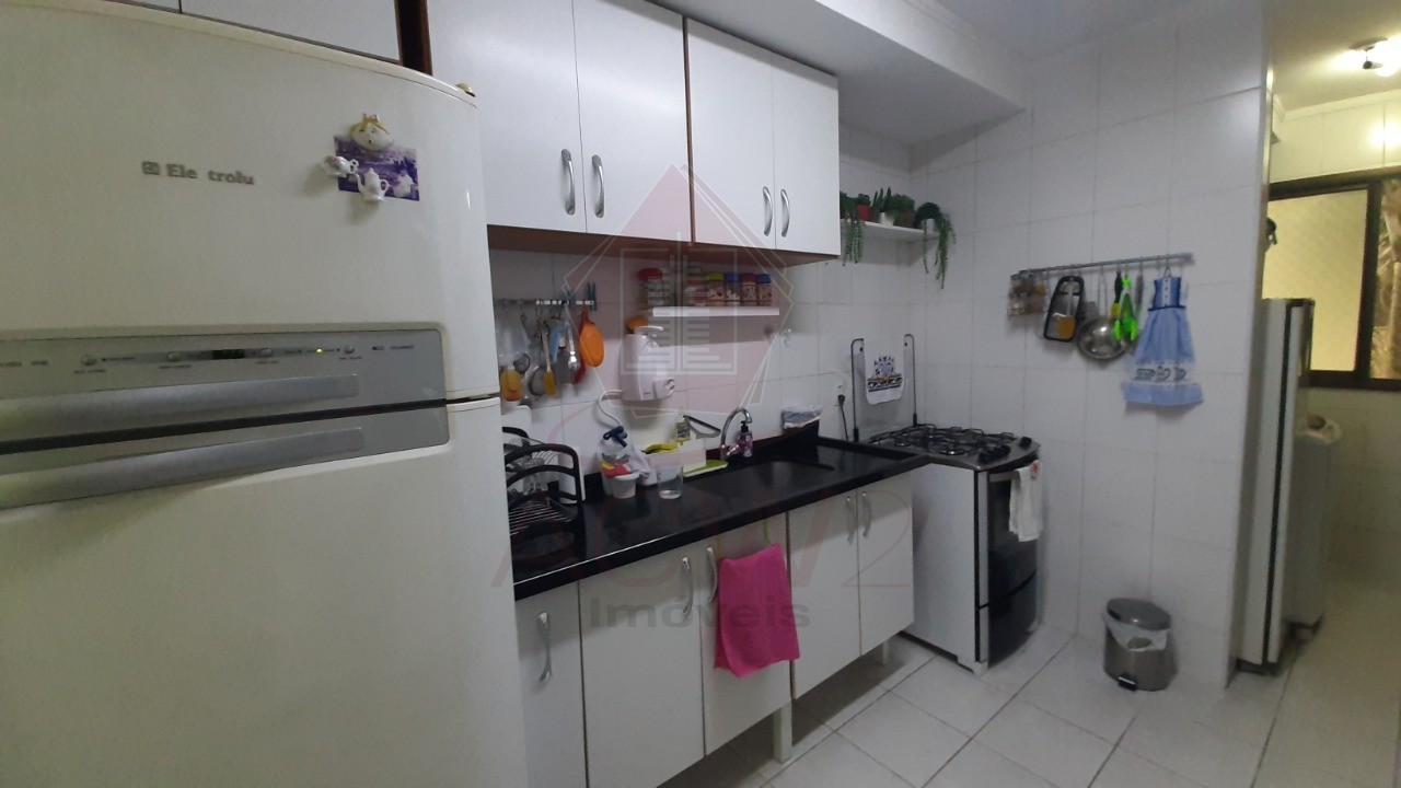 Apartamento à venda com 2 quartos, 75m² - Foto 8