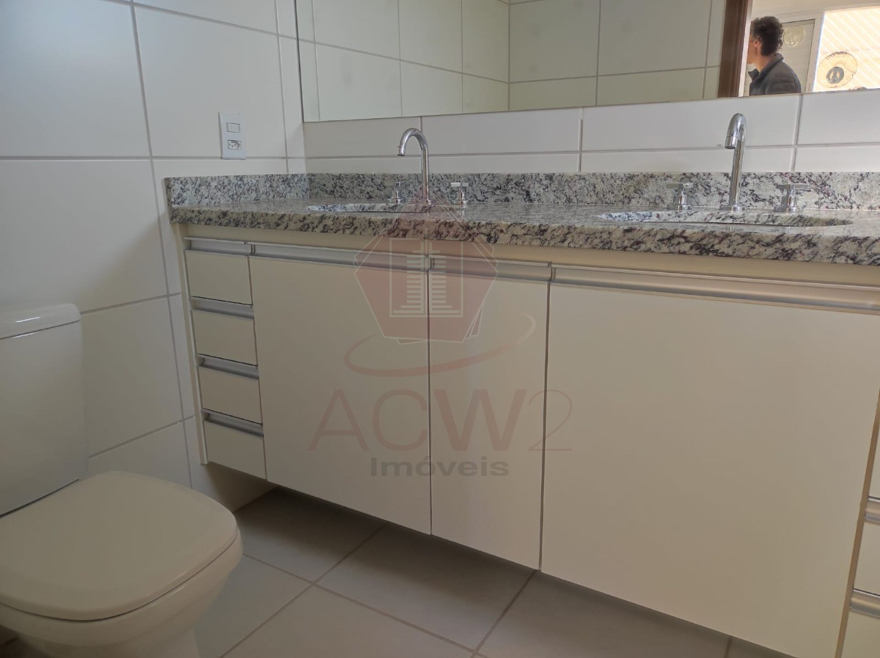 Apartamento para alugar com 3 quartos, 117m² - Foto 12