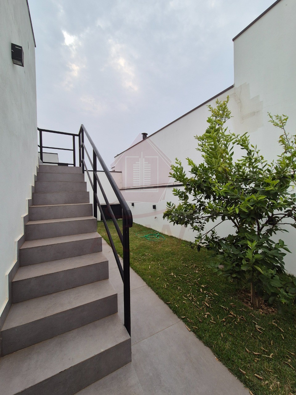 Casa à venda e aluguel com 3 quartos, 280m² - Foto 42